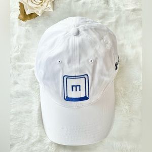 New no tag UNDER ARMOUR TRAVIS MATHEW GOLF HAT White w/dark grey UA logo on side